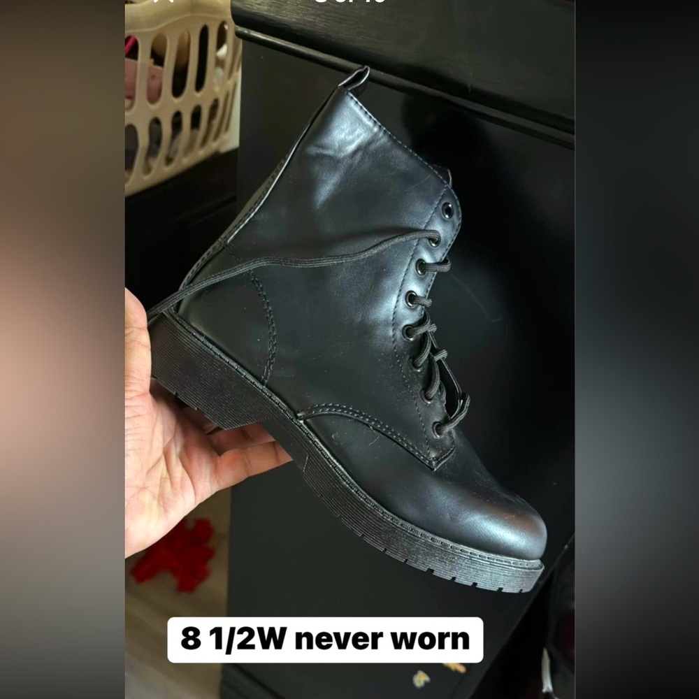Black boots never worn